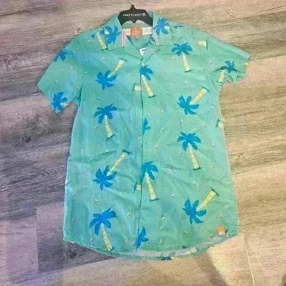 Nwt Men's Modern Hawaiian Shirts. Size Small. - Picture 2 of 2